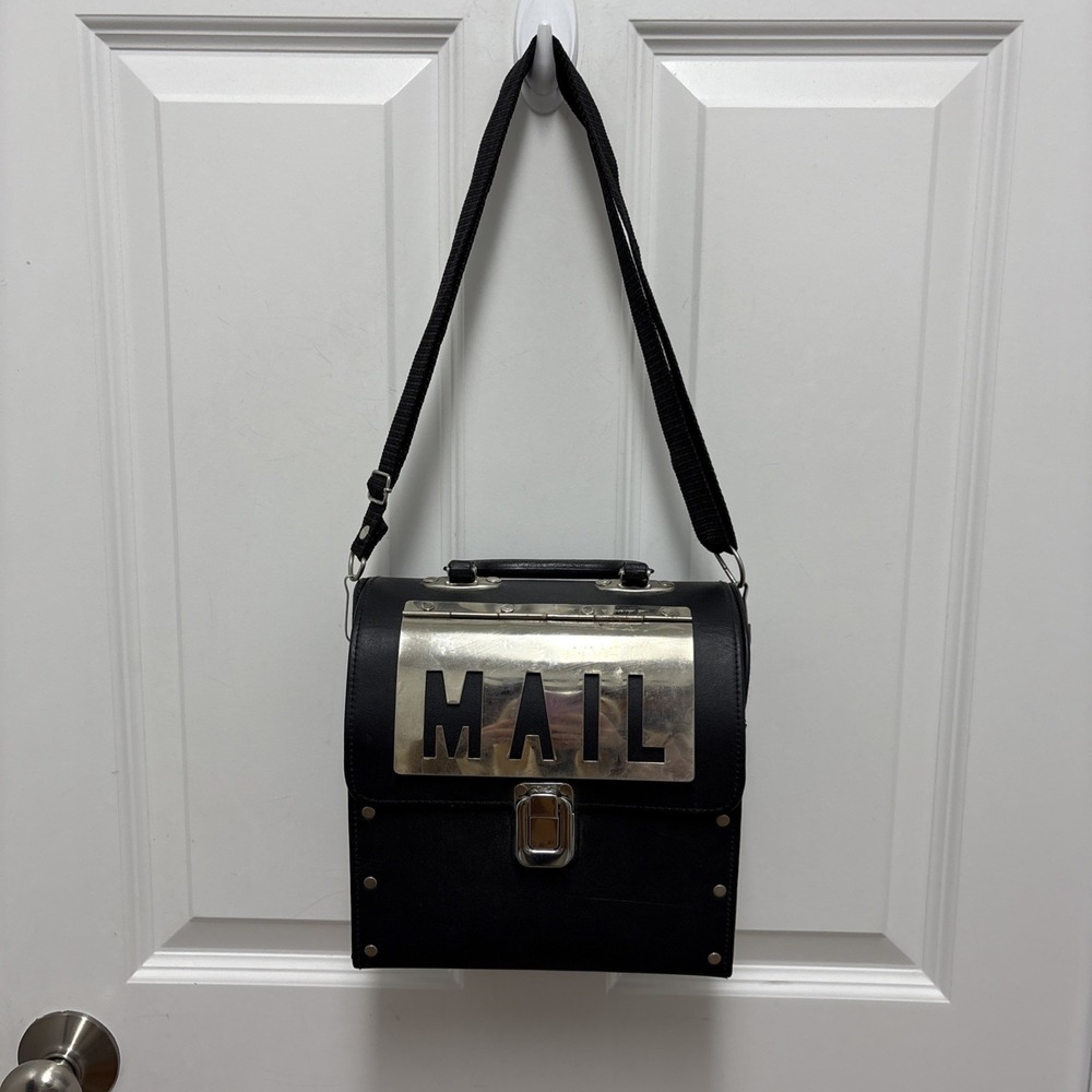 VTG Y2K Mail Crossbody Bag Handbag Black Purse 2000s RARE HTF w/ Strap‎ & Buckle